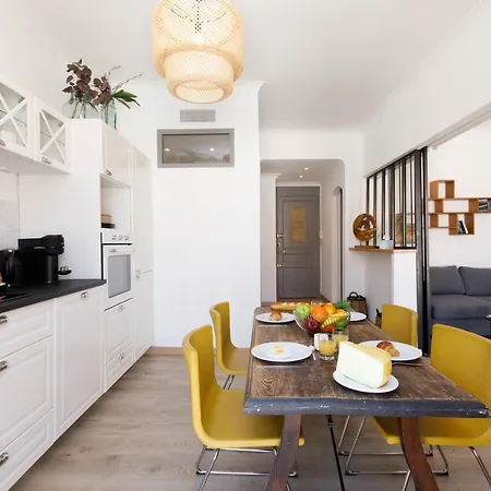 La Colline Yourhosthelper Apartment