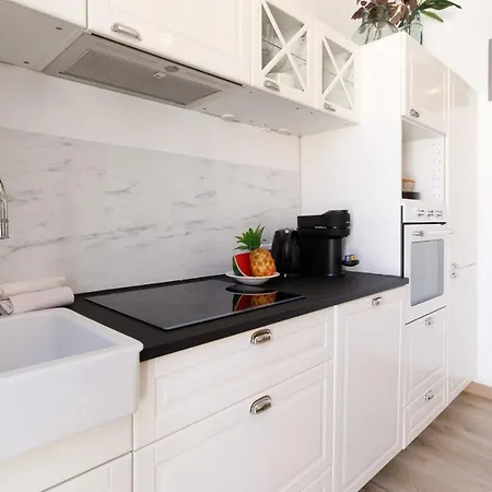 La Colline Yourhosthelper Apartment *
